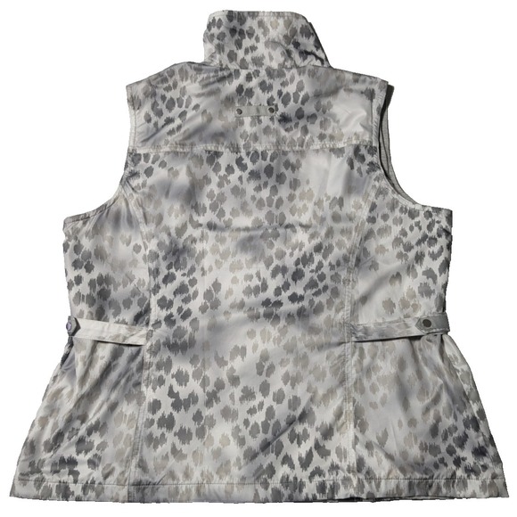 ZENERGY BY CHICO'S Gray Cheetah AOP Lightweight Lined Zip Vest Size 2 (Large 12) - Picture 2 of 16